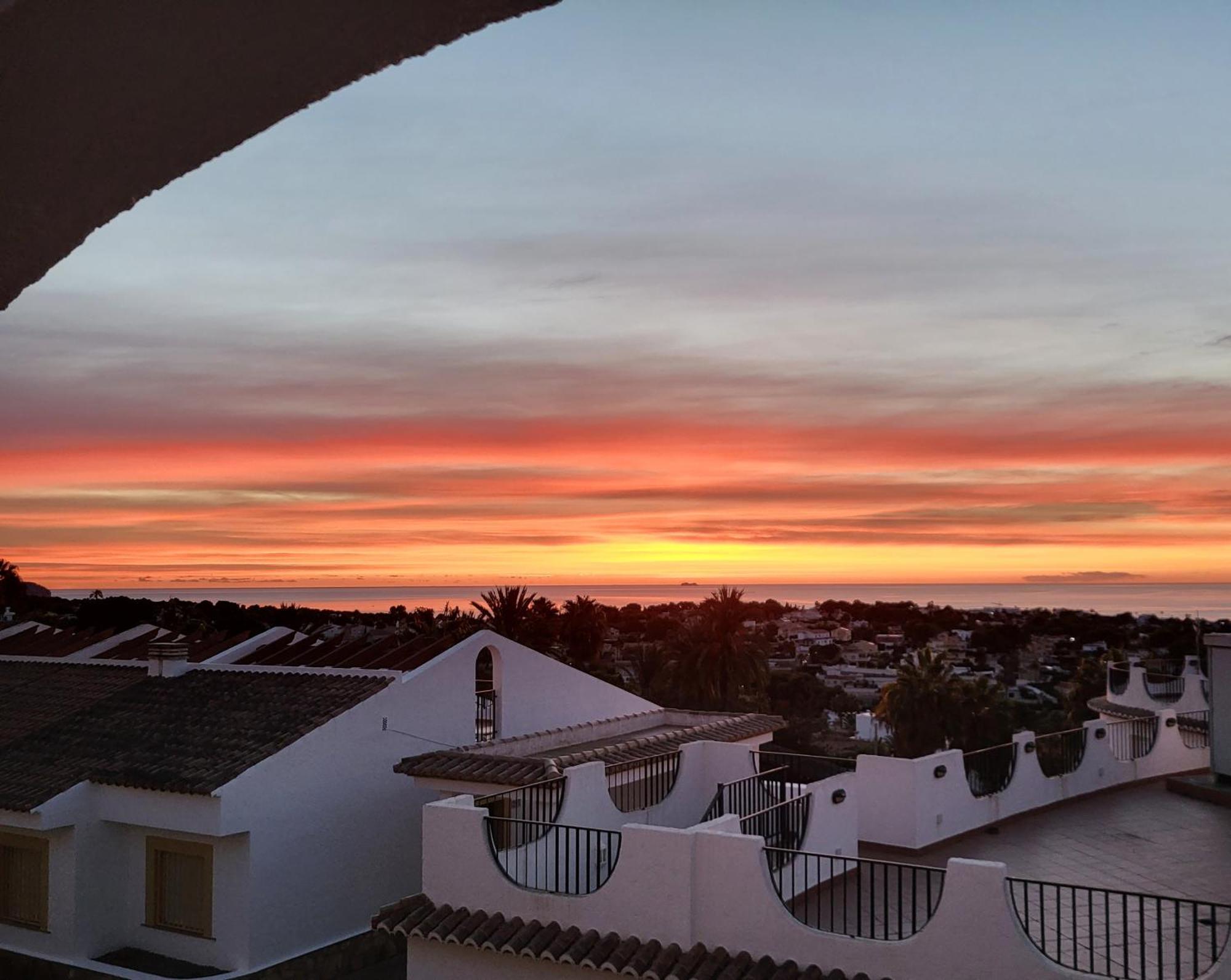Casa Sunrise - Costa Blanca House With Rooftop, Swimming Pools And Panoramic Sea And Calpe Views Exteriör bild